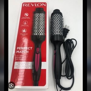 REVLON 1 1/4" Ceramic Barrel Triple Oil Infused Hot Styler *NIB* (BLACK&PINK)